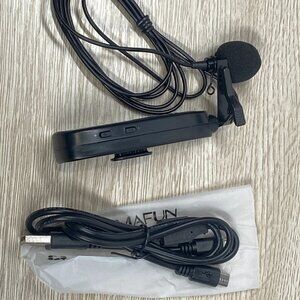 Wireless Lapel Microphone Set With Receiver with Adapters NEW